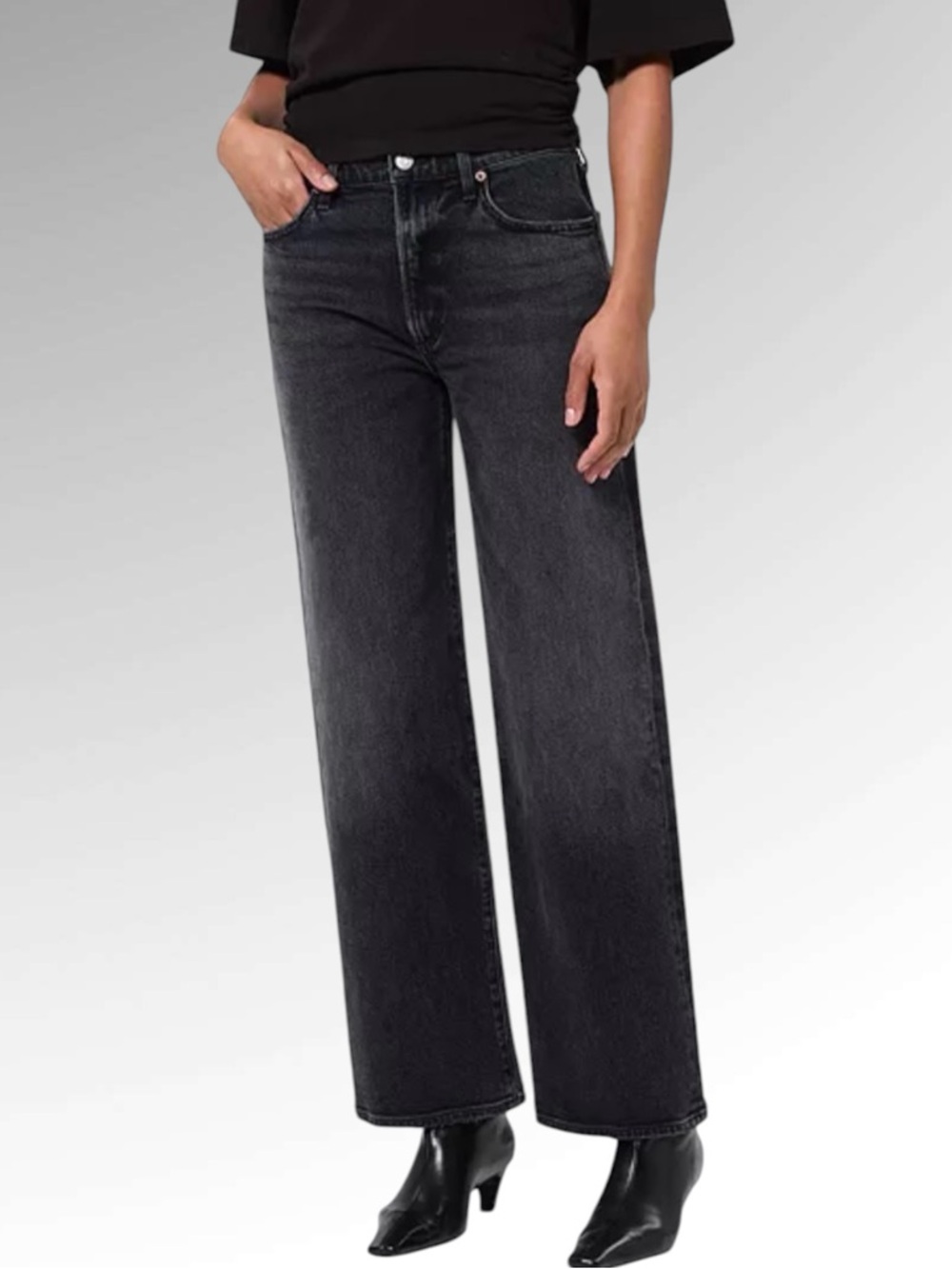 AGOLDE
Harper Mid Rise Relaxed Straight Jeans in Radius